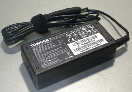 New dynabook V713 V714 R822 19V 2.37A Toshiba PA5072U-1ACA laptop ac adapter 4.0mm*1.7mm